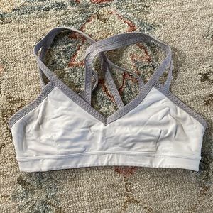 Lululemon sports bra size 8